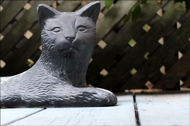 cat-statue