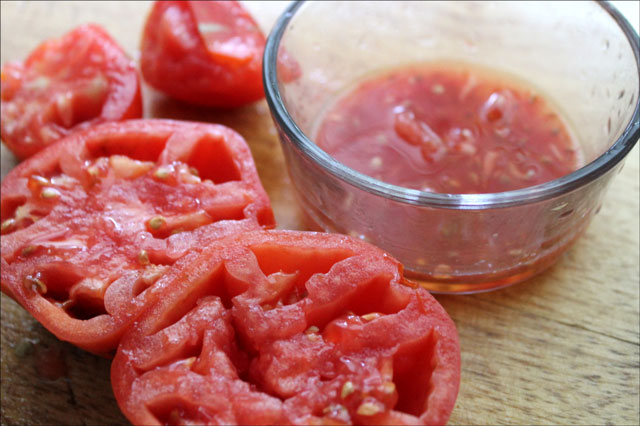 removing-seeds-from-tomatoes