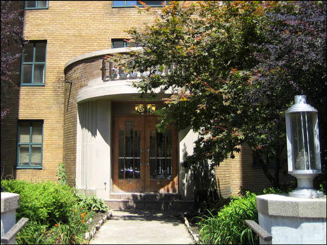the-fleetwood-entrance