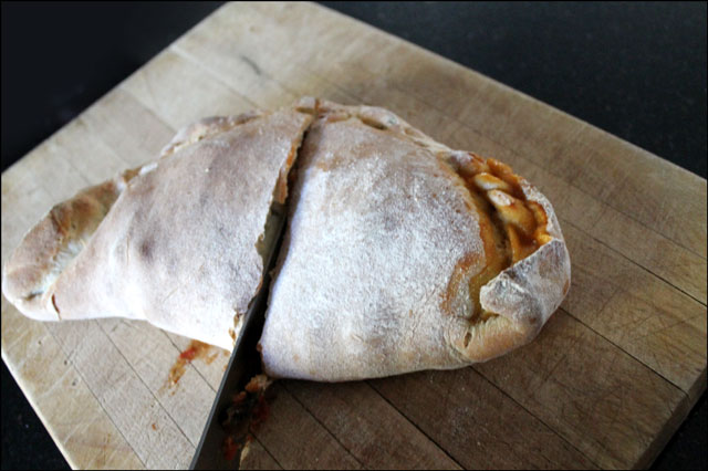 cutting-calzone