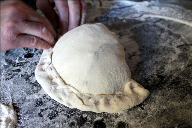 forming-calzone