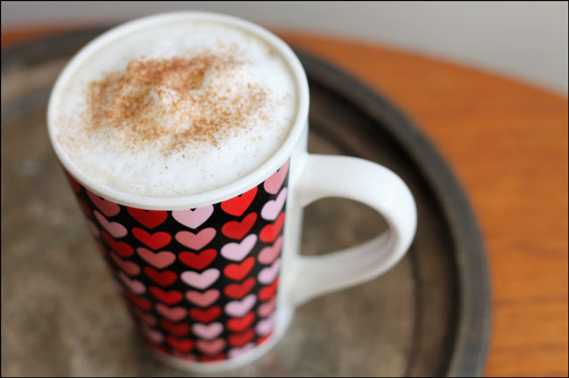 cappuccino-in-a-heart-cup