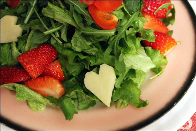 strawberry-red-pepper-green lettuce arugula and cheese heart salad