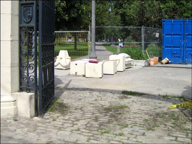 repairing-trinity-bellwoods gate