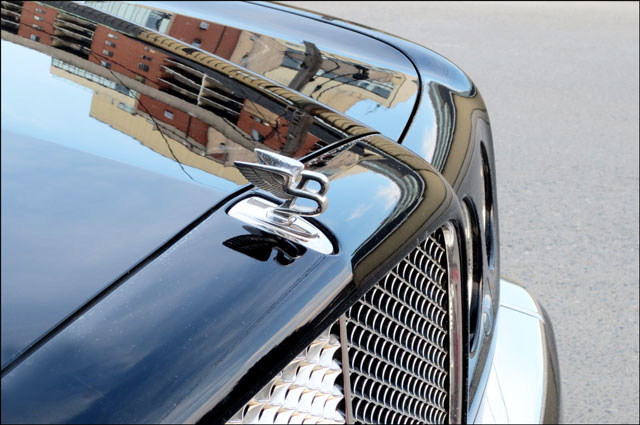 hood-of-a-bentley