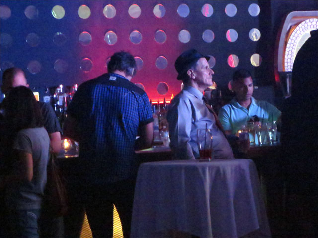 nick-at-bar