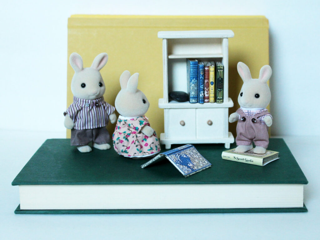 handmade miniature books dollhouse vignette wooden shelf calico critters 1024x768